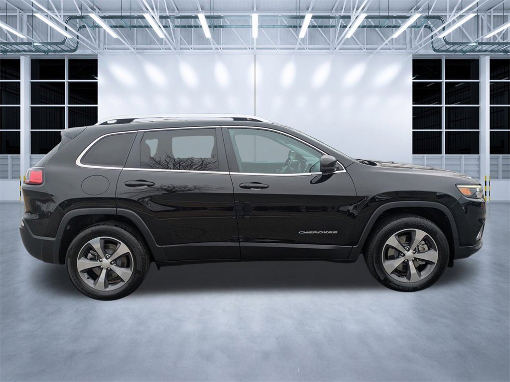 Used 2019 Jeep Cherokee Limited image 3