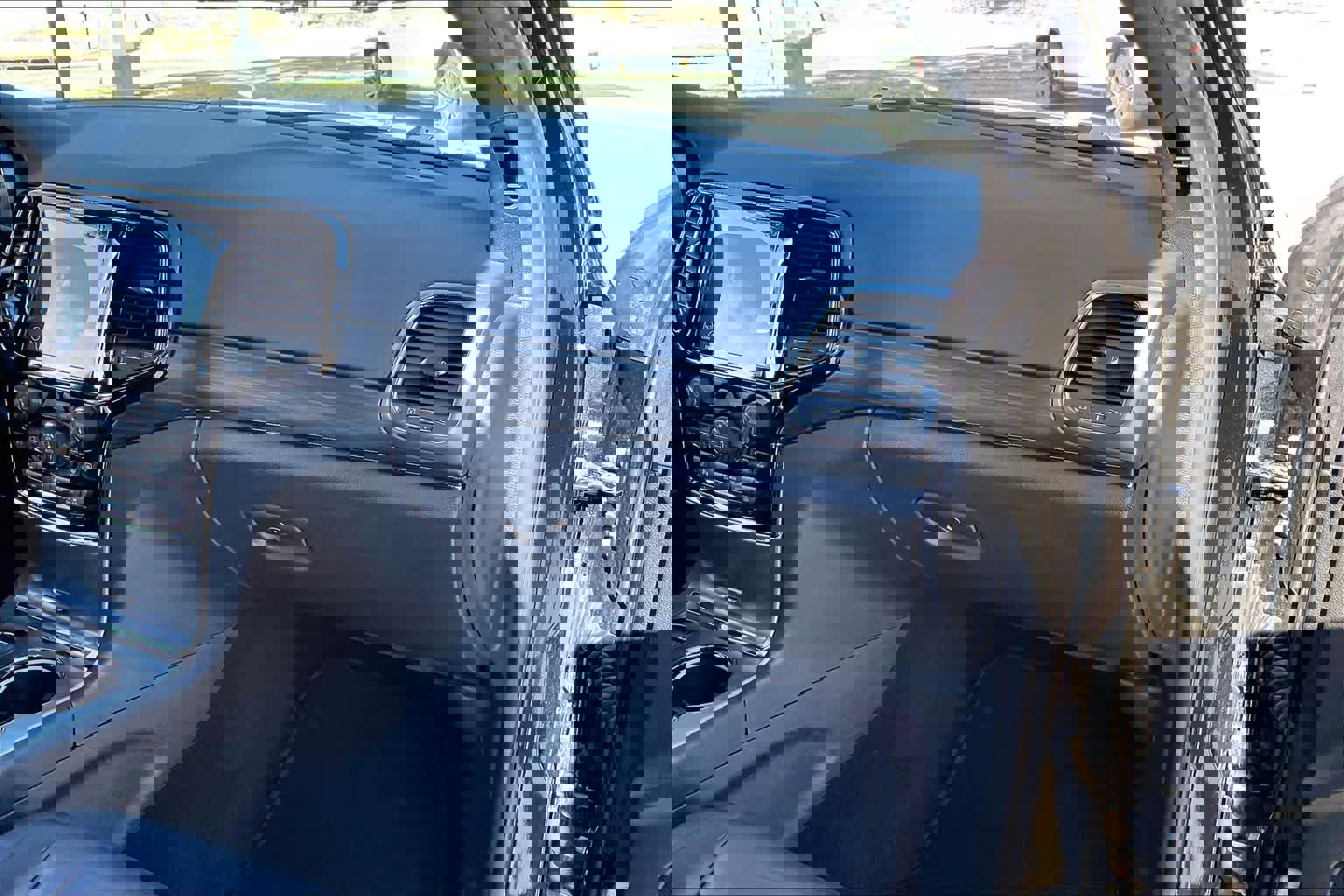 Used 2019 Jeep Grand Cherokee Limited X image 18