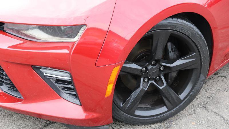 Used 2017 Chevrolet Camaro SS RWD image 4