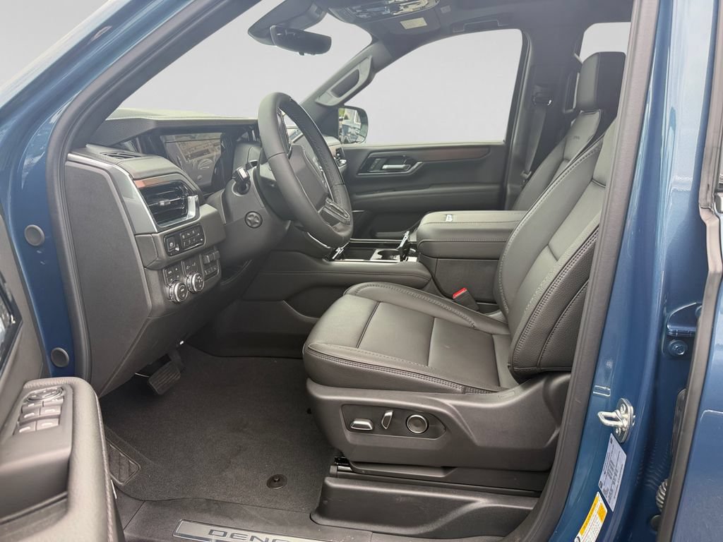 New 2026 GMC Yukon XL Denali w/ Denali Reserve Package AWD/4WD image 9