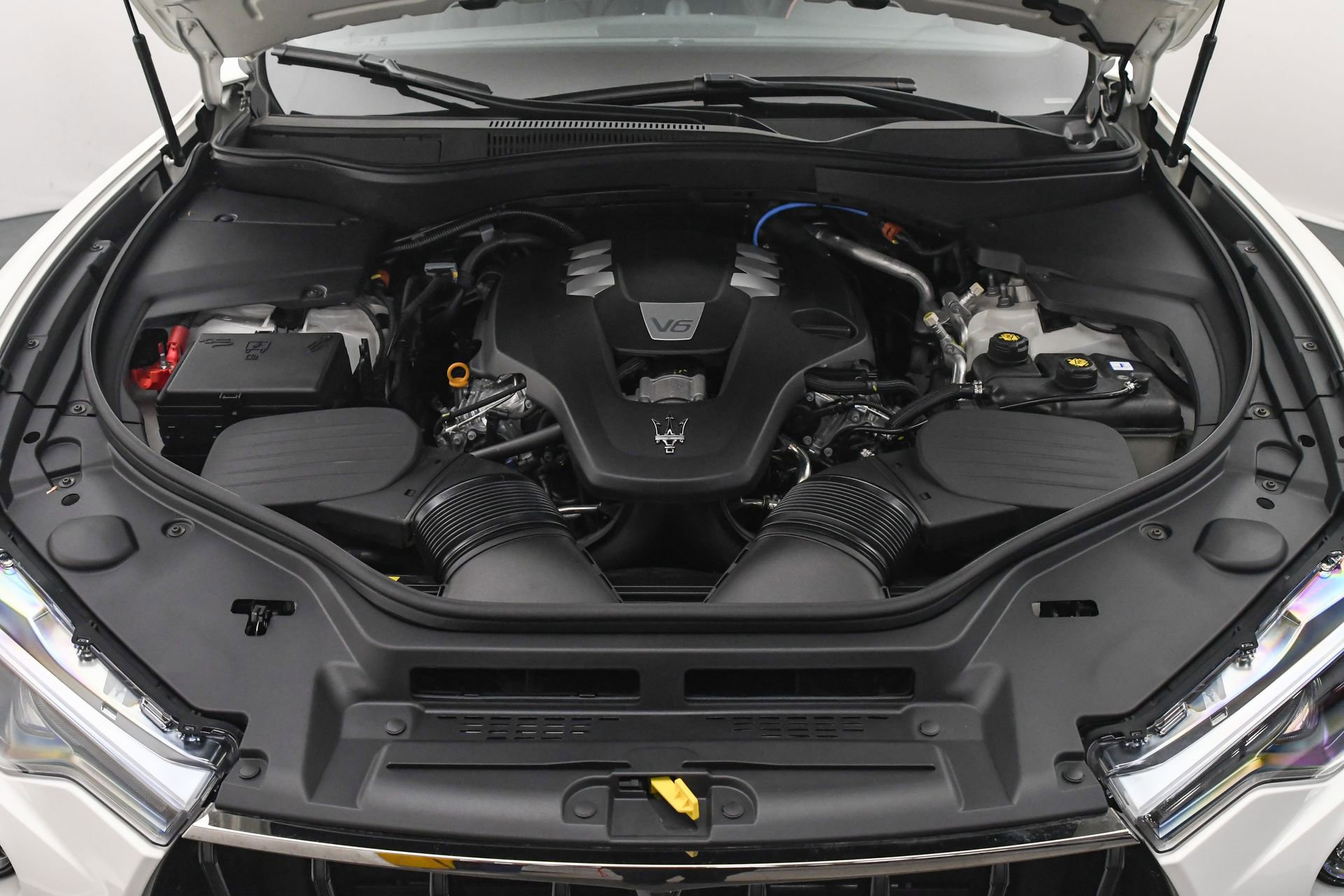 New 2024 Maserati Levante GT Ultima image 29