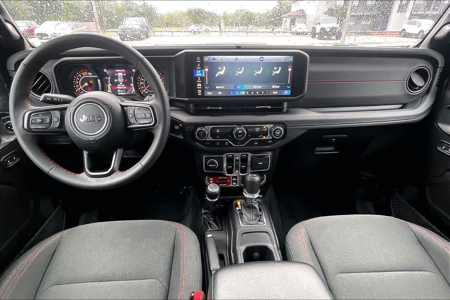 Used 2025 Jeep Wrangler Unlimited Rubicon AWD/4WD image 14