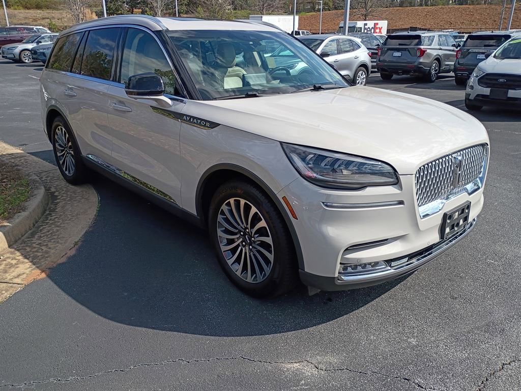 Used 2021 Lincoln Aviator Reserve RWD image 2