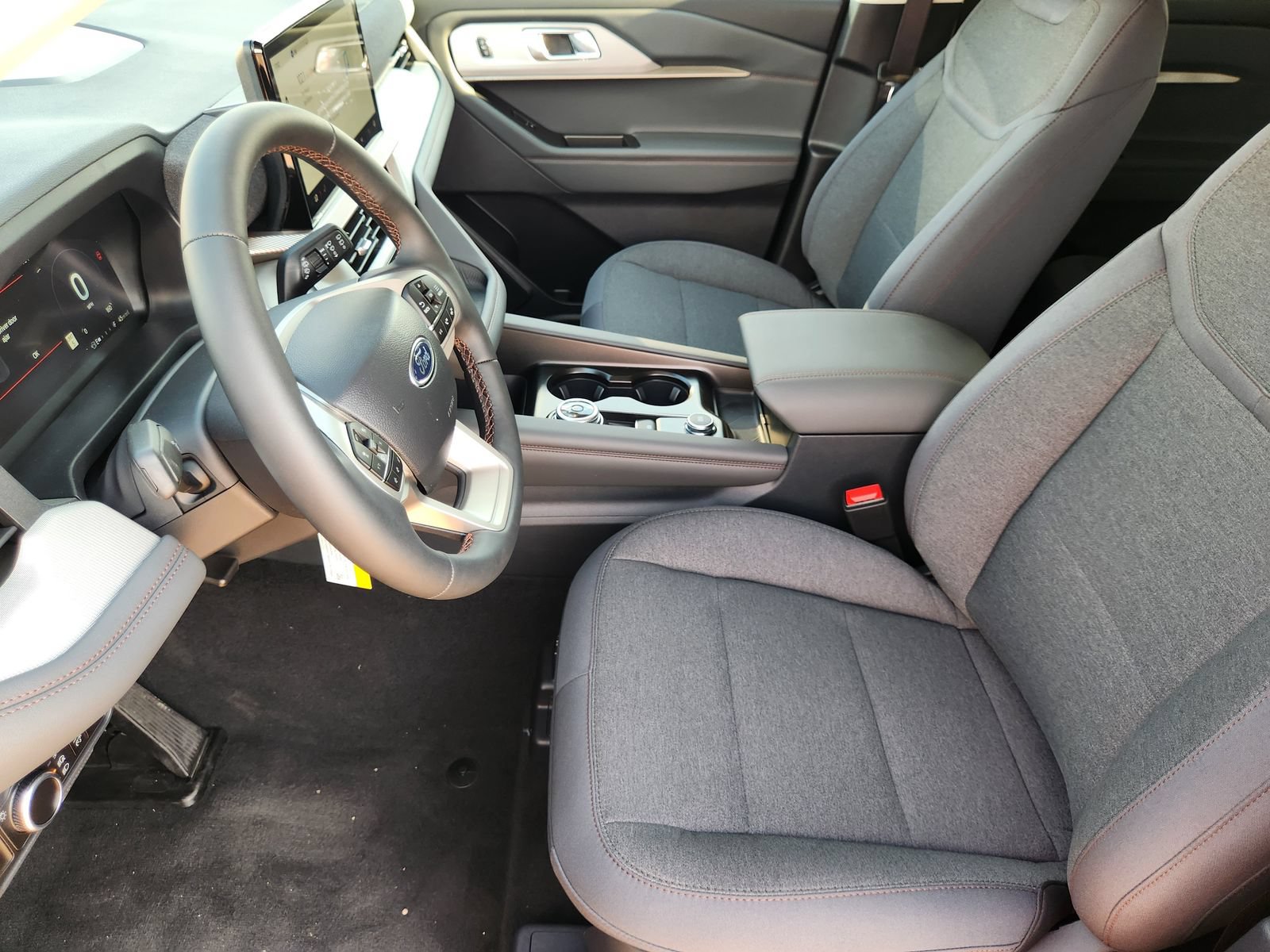 New 2026 Ford Explorer Active AWD/4WD image 14