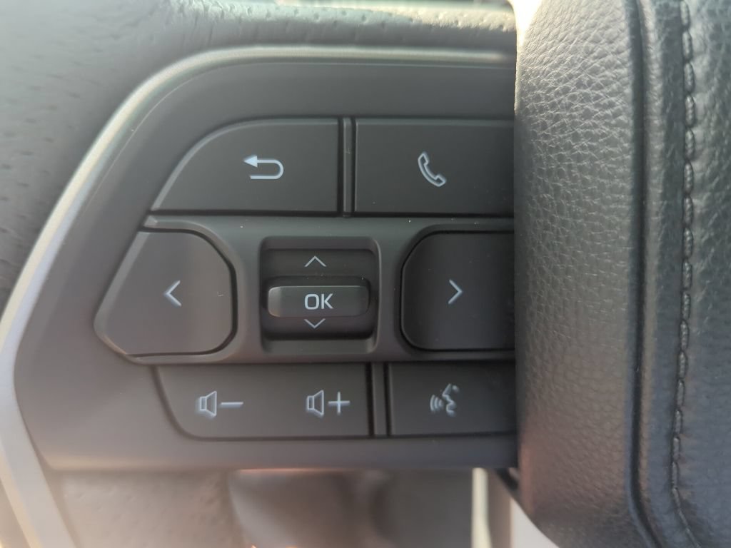 Used 2025 Toyota Tacoma TRD Off-Road AWD/4WD image 36
