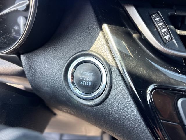 Used 2022 Toyota C-HR XLE FWD image 16