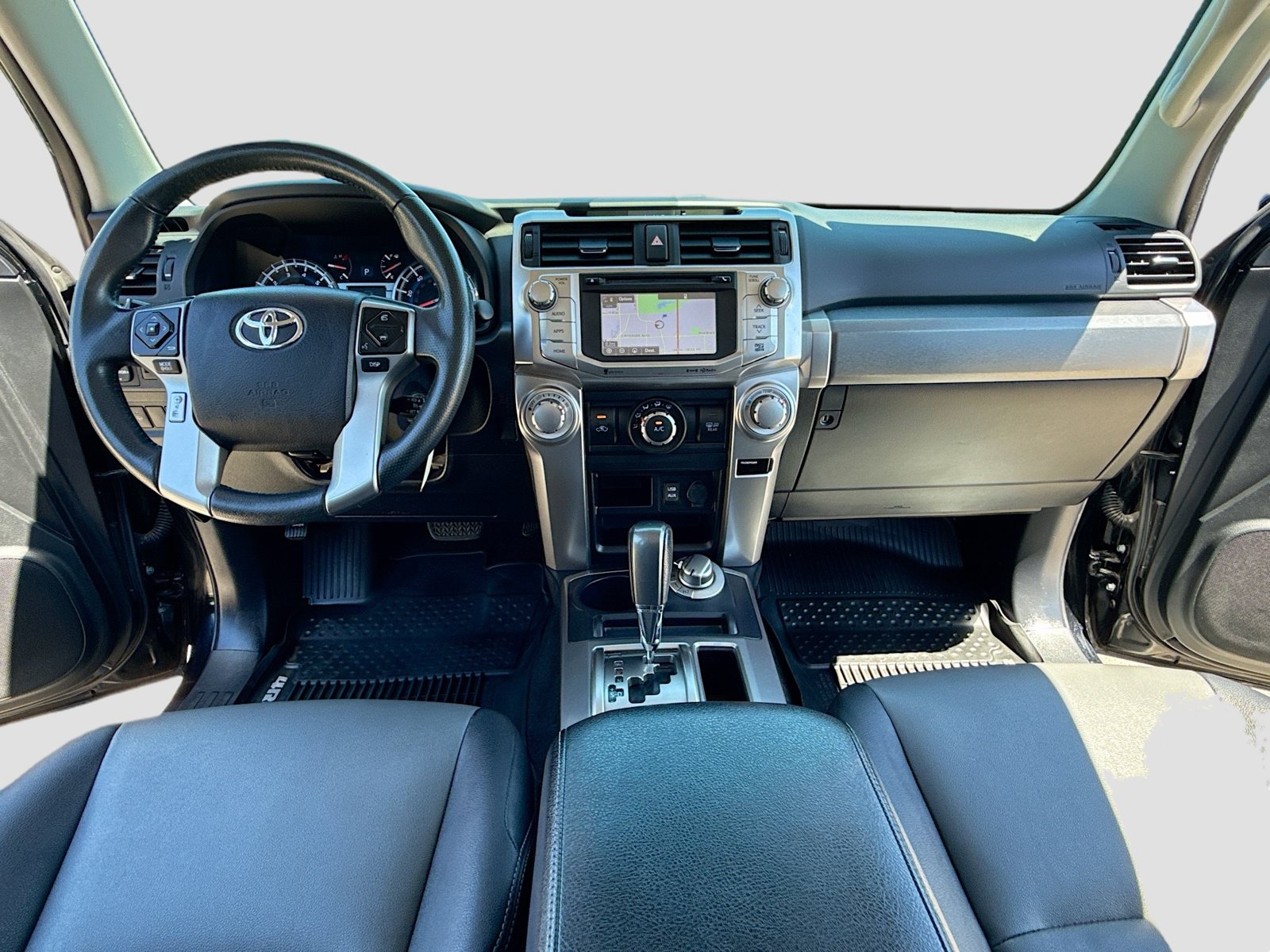 Used 2018 Toyota 4Runner SR5 Premium AWD/4WD image 3