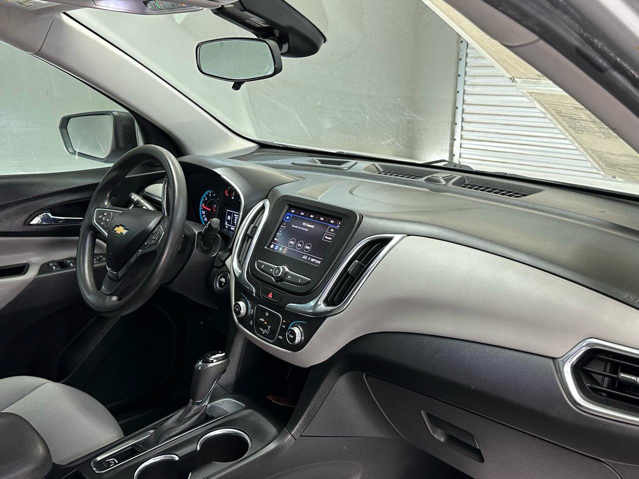 Used 2020 Chevrolet Equinox LS w/ LS Convenience Package FWD image 10