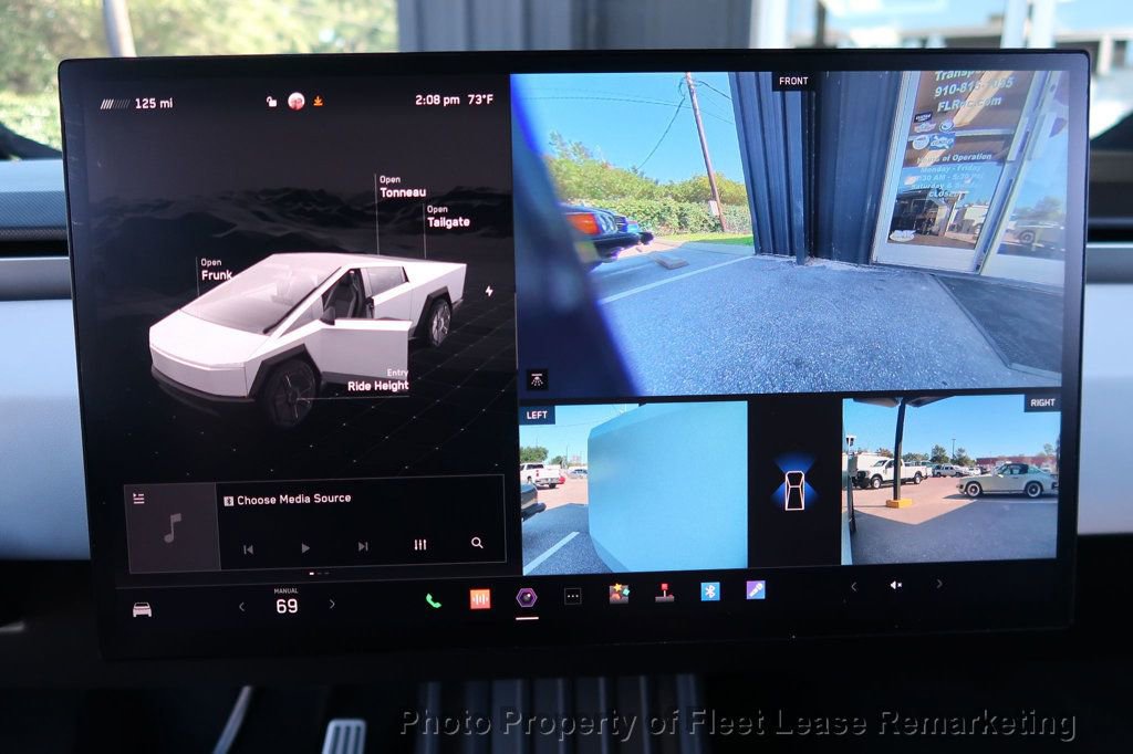 Used 2024 Tesla Cybertruck AWD Crew Cab image 40