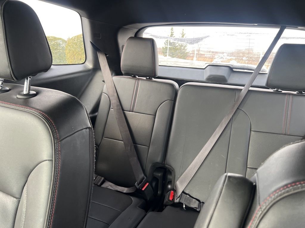 Used 2023 Chevrolet Traverse RS AWD/4WD image 32