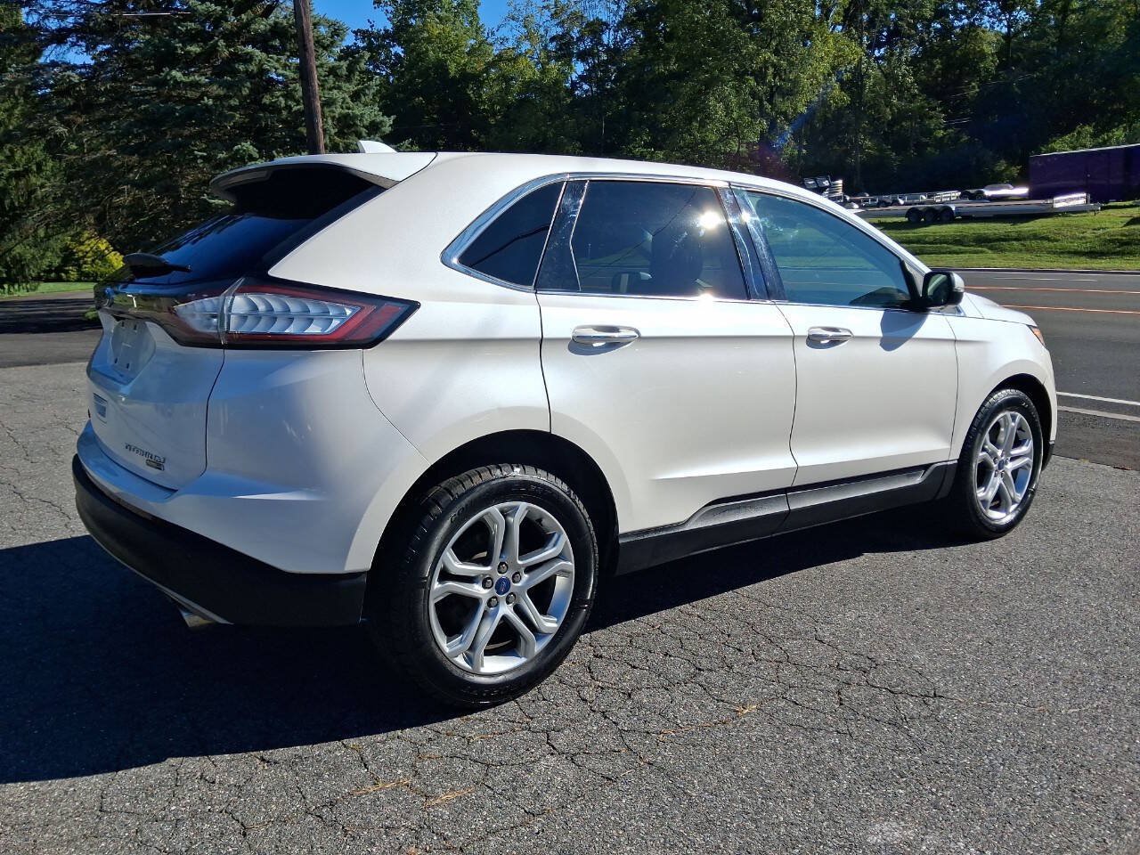 Used 2017 Ford Edge Titanium w/ Technology Package AWD/4WD image 9
