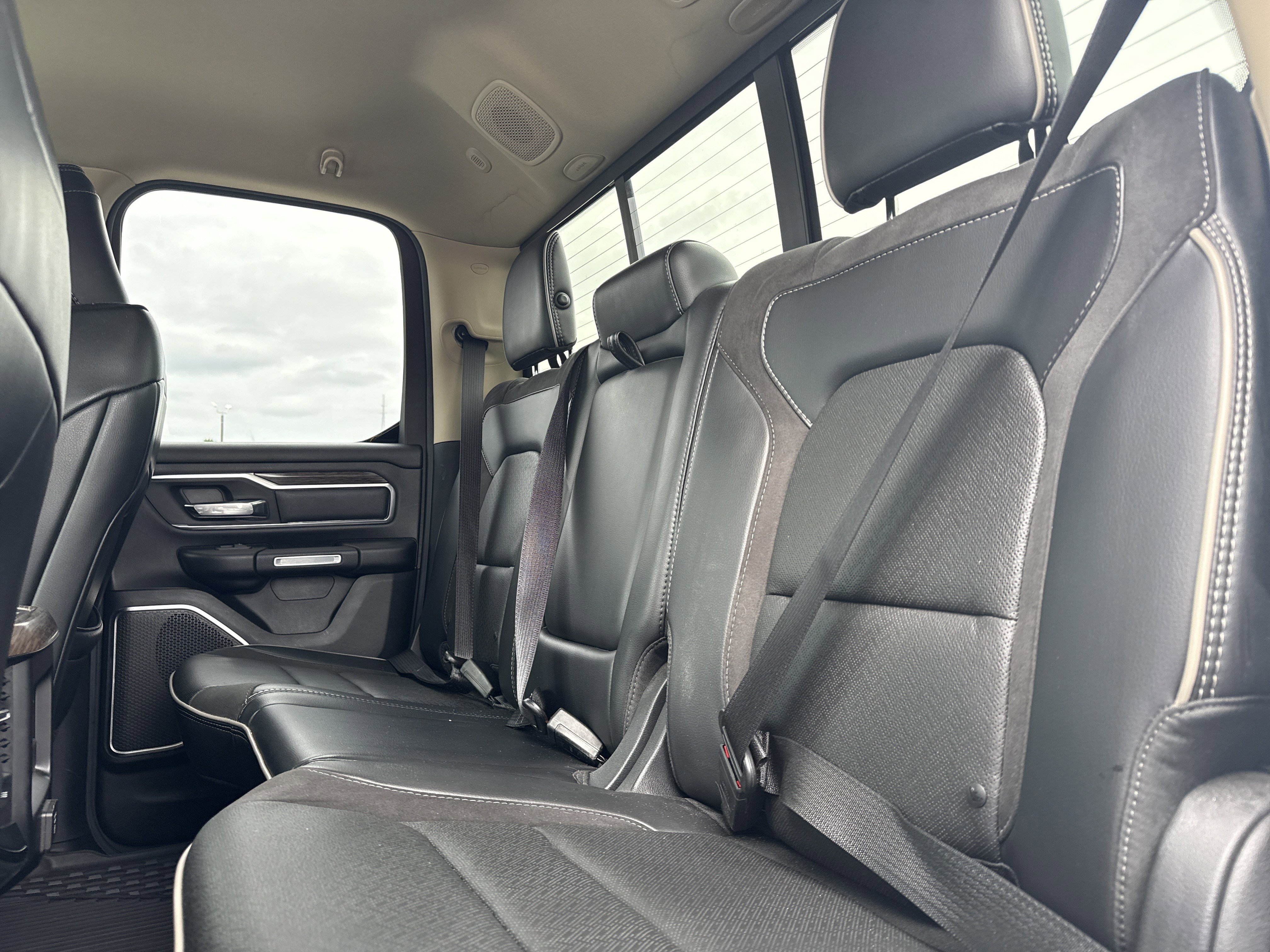 Used 2019 RAM 1500 Laramie image 28