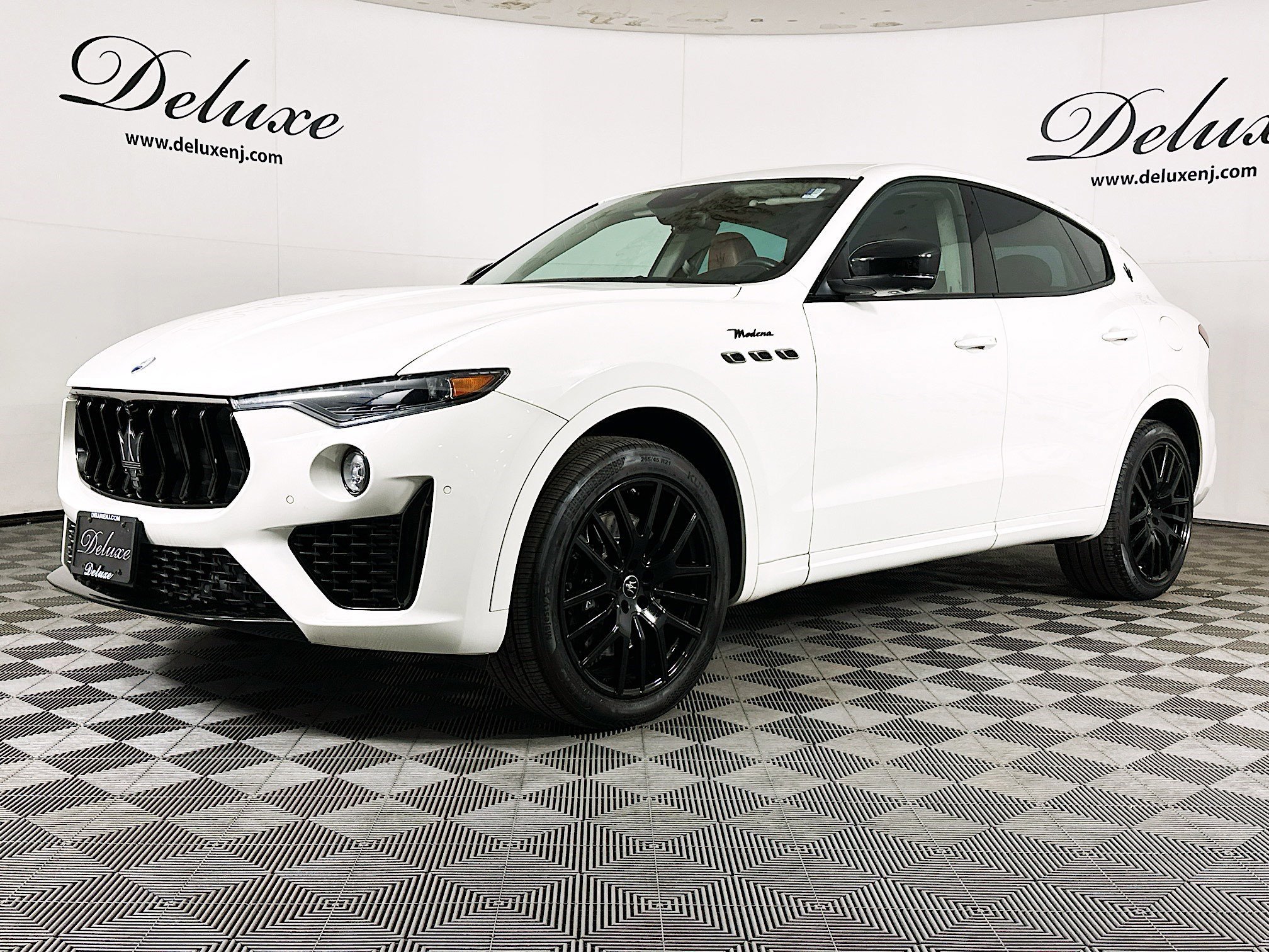 Used 2022 Maserati Levante Modena AWD/4WD image 3
