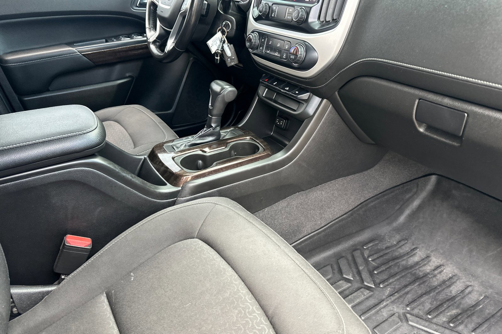 Used 2020 GMC Canyon SLE w/ Elevation Edition image 16