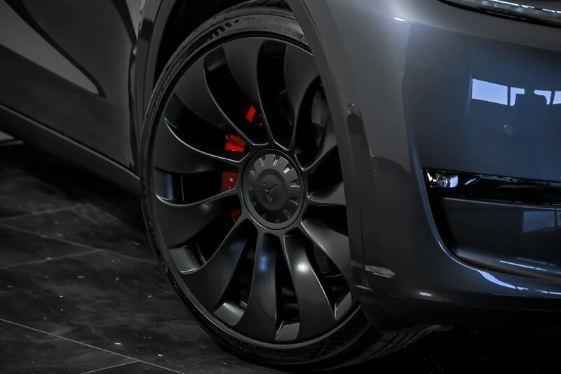 Used 2022 Tesla Model Y Performance AWD/4WD image 3