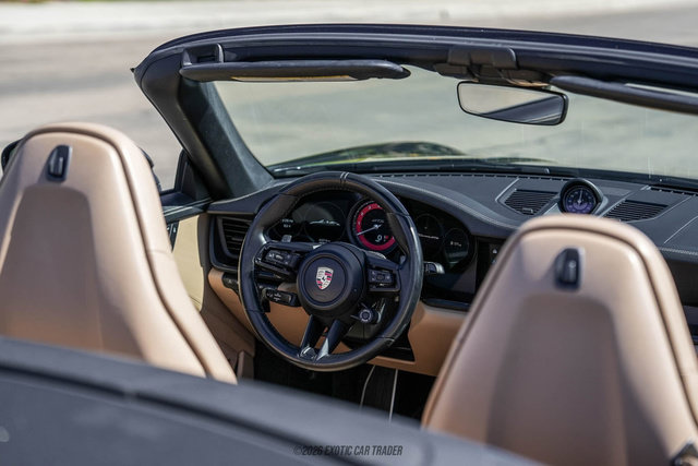 Used 2024 Porsche 911 Cabriolet image 27