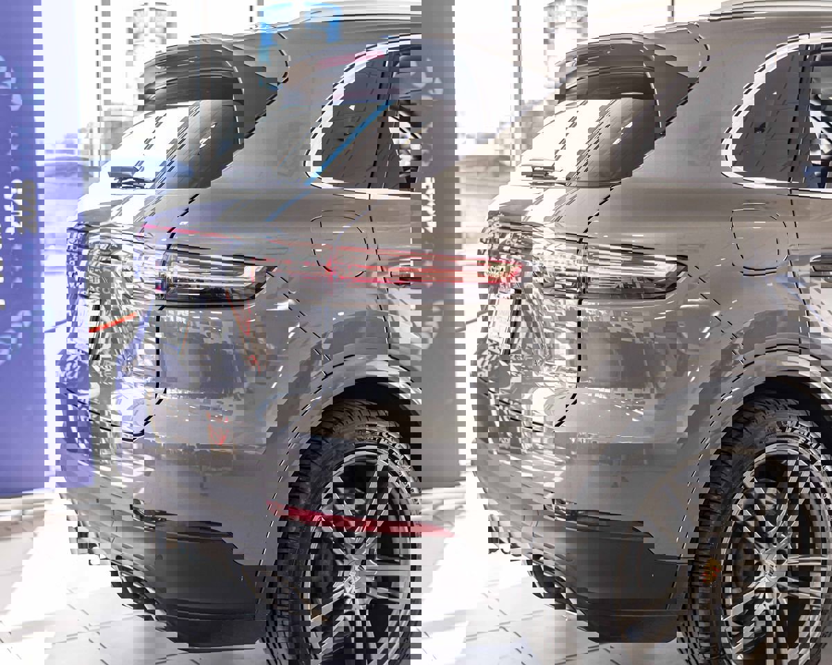 Used 2021 Porsche Cayenne E-Hybrid image 13