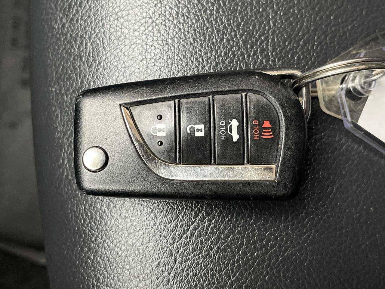 Used 2022 Toyota Camry SE w/ Carpet Mat Package (TMS) FWD image 22
