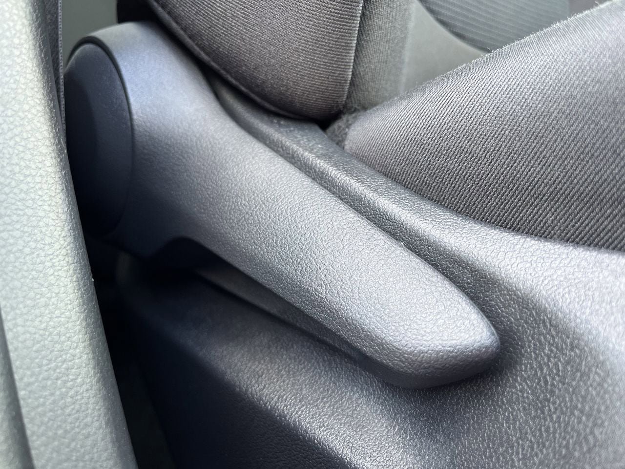 Used 2023 Toyota RAV4 LE FWD image 26