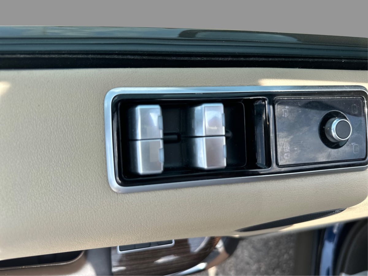 Used 2020 Land Rover Range Rover Sport HSE AWD/4WD image 37