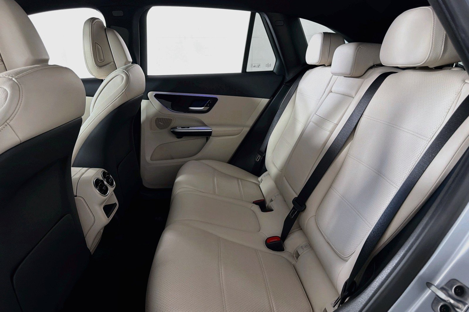 Certified 2025 Mercedes-Benz GLC 350e 4MATIC image 9