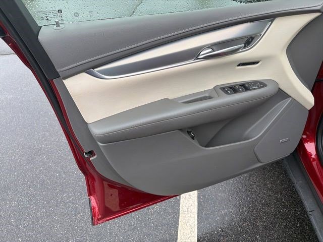 Used 2021 Cadillac XT5 Premium Luxury FWD image 11