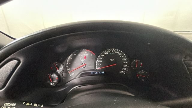 Used 2004 Chevrolet Corvette Coupe RWD image 17