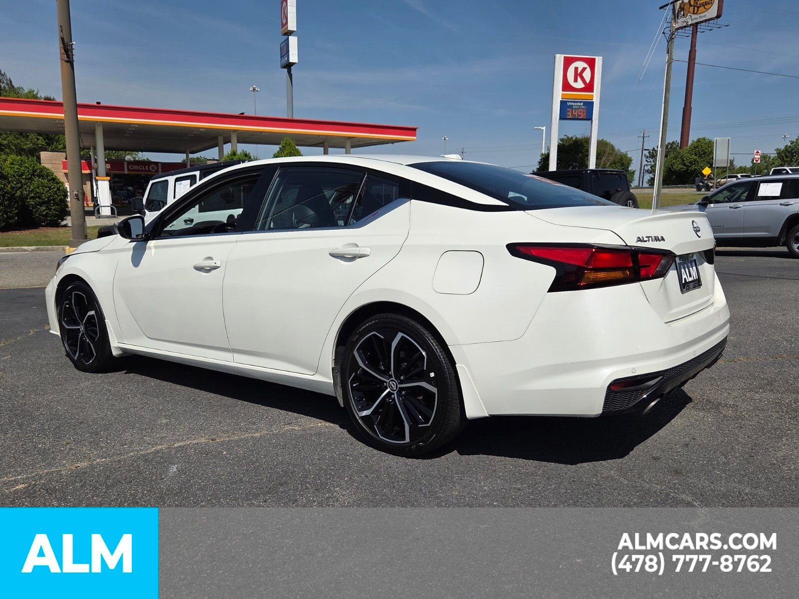 Used 2025 Nissan Altima 2.5 SR image 10