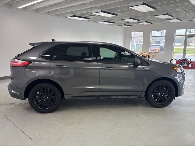 Used 2023 Ford Edge ST-Line w/ Class II Trailer Tow Package AWD/4WD image 12