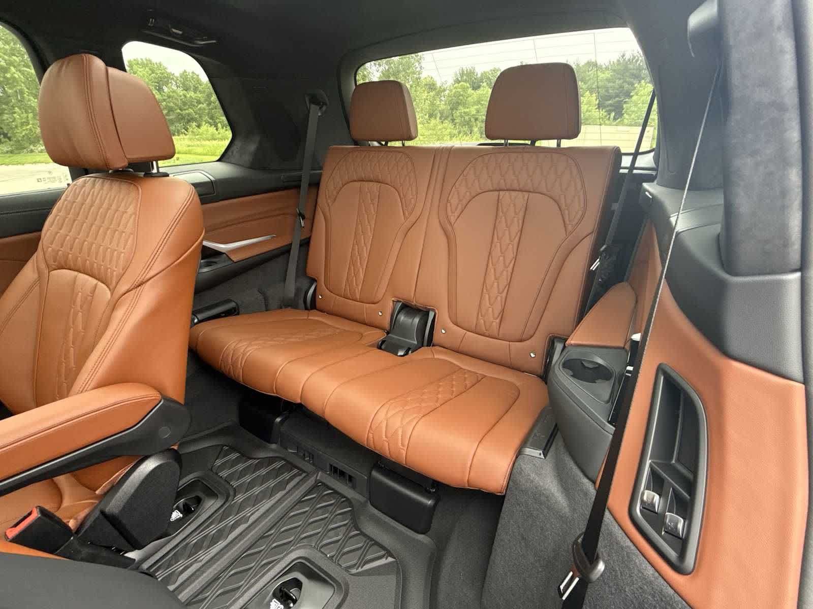 New 2026 BMW X7 M60i w/ M Sport Professional Package AWD/4WD image 40