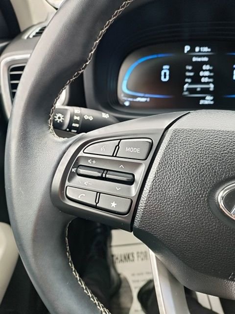 Used 2023 Hyundai Venue SEL image 20