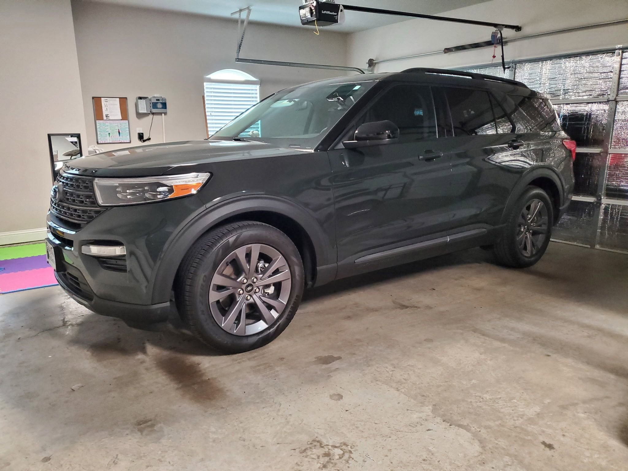 Used 2023 Ford Explorer XLT w/ Equipment Group 202A image 2