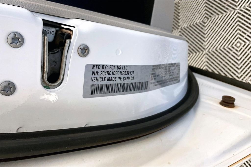 Used 2021 Chrysler Voyager Lxi image 32