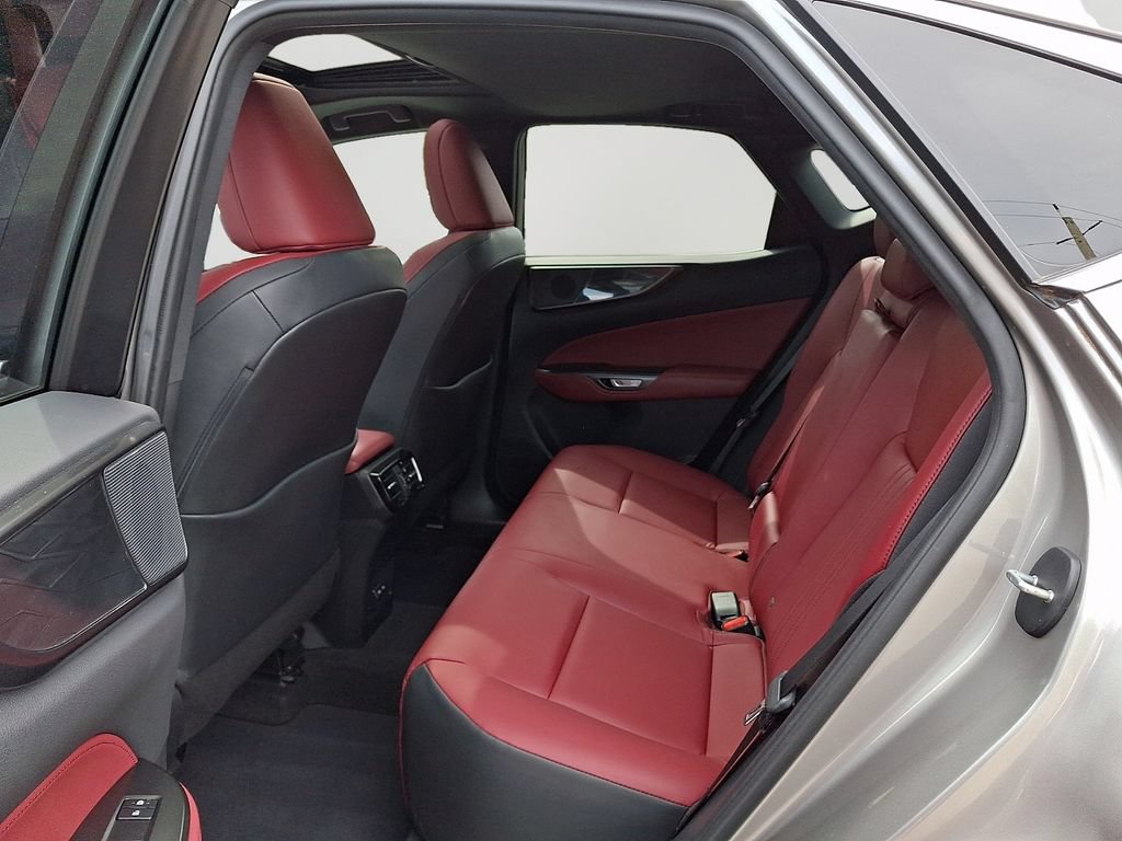 Used 2024 Lexus NX 250 FWD image 9