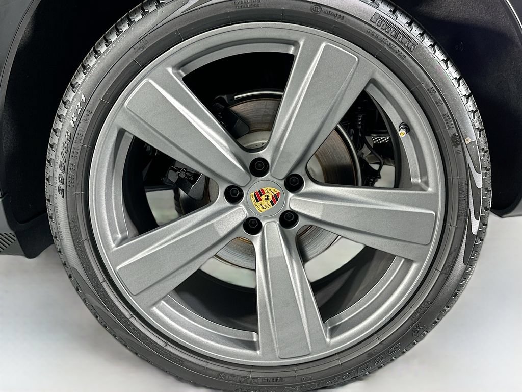 New 2026 Porsche Macan AWD/4WD image 32