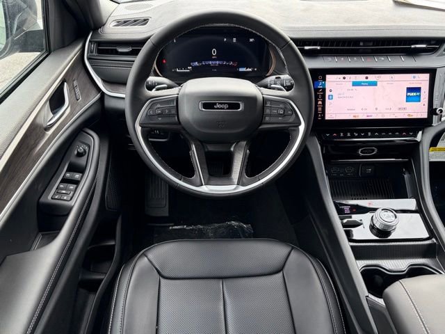 New 2026 Jeep Grand Cherokee Limited w/ Luxury Tech Group II image 38