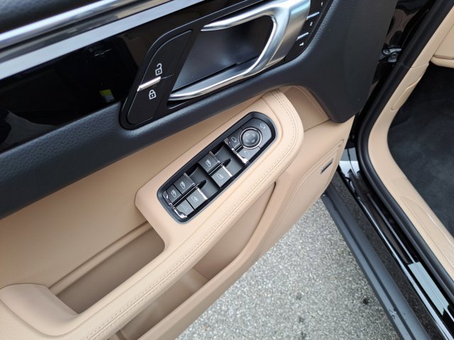 New 2026 Porsche Macan image 26