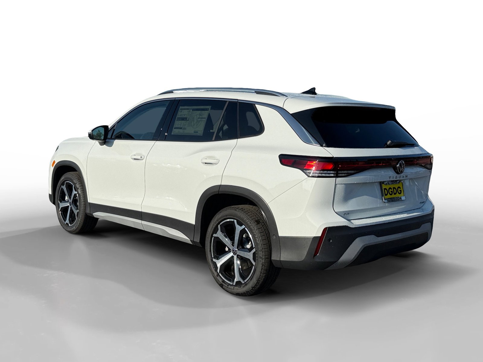 New 2026 Volkswagen Tiguan SE image 3