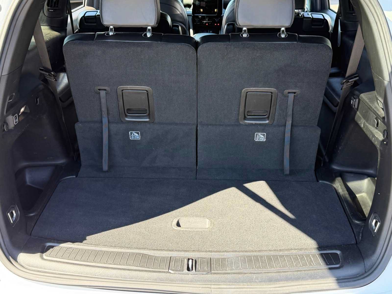 Used 2023 Jeep Grand Cherokee L Laredo RWD image 33