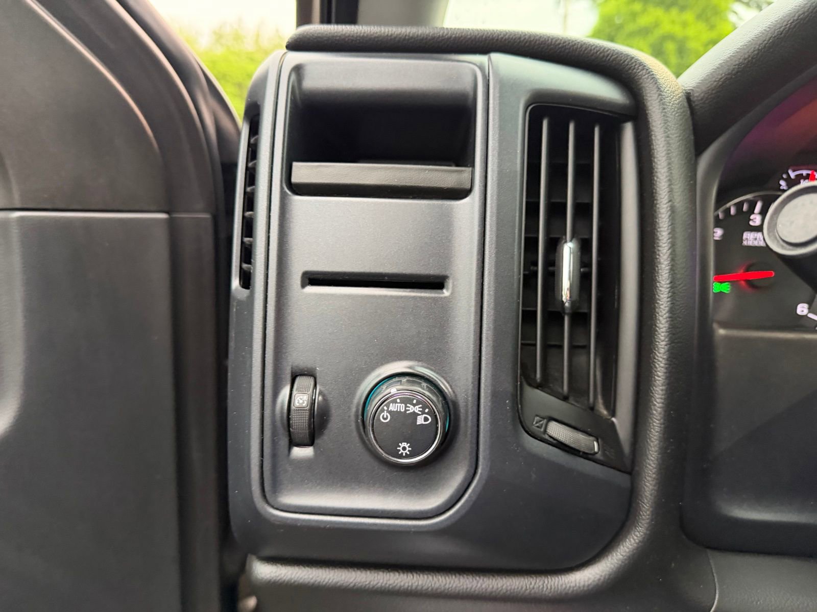 Used 2015 Chevrolet Silverado 1500 W/T RWD image 19