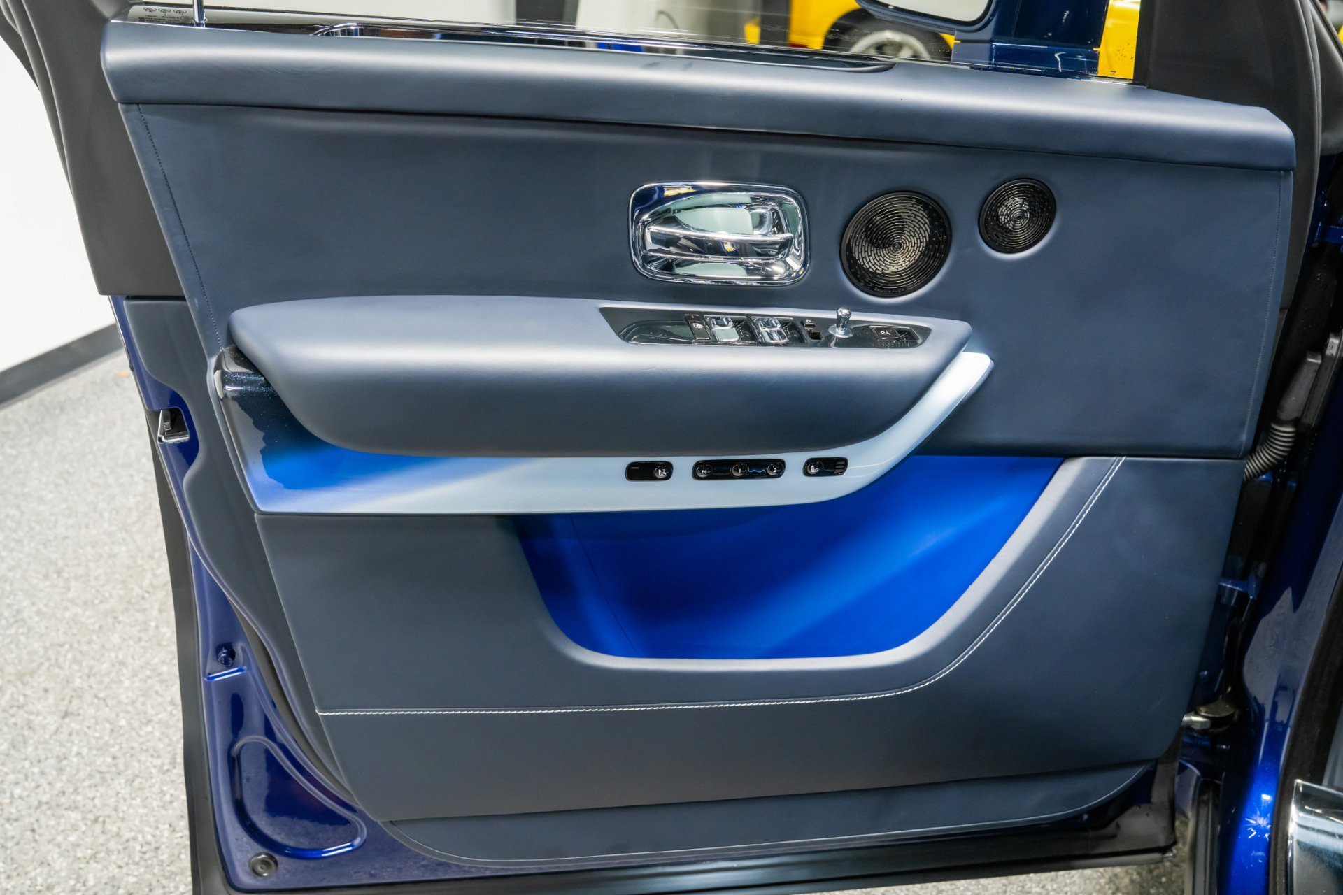 Used 2024 Rolls-Royce Cullinan Black Badge image 46