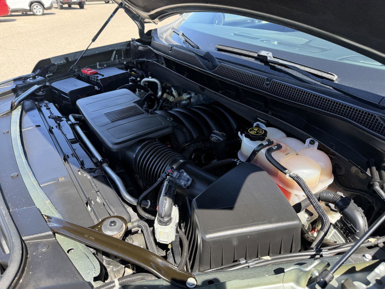 Used 2023 Chevrolet Suburban Premier RWD image 42