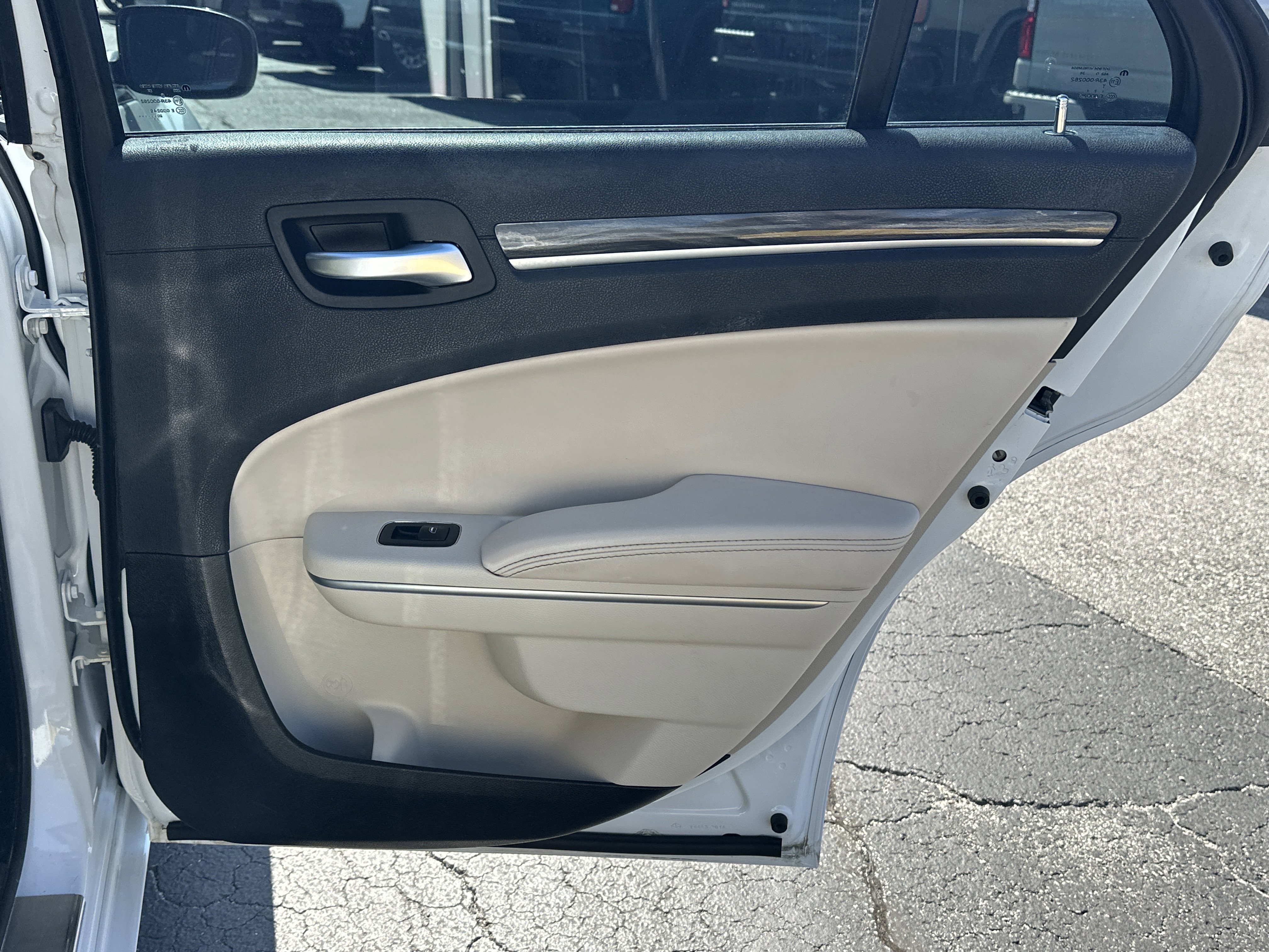 Used 2020 Chrysler 300 Touring L w/ Quick Order Package 2EF RWD image 17