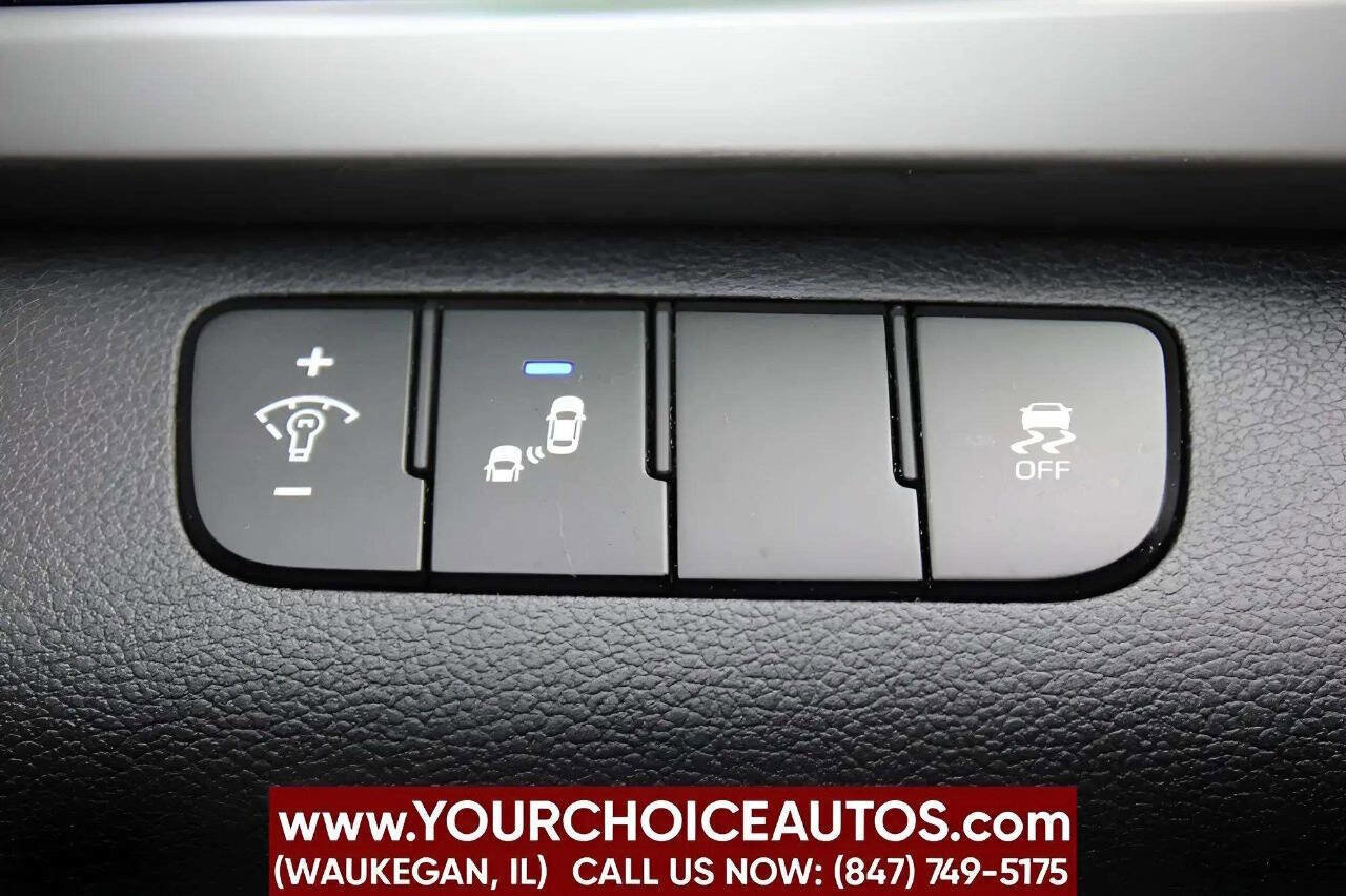 Used 2017 Hyundai Elantra Value Edition image 23