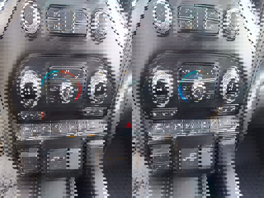 Used 2022 GMC Sierra 2500 AT4 w/ AT4 Premium Plus Package image 19