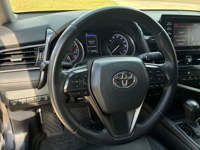 Used 2021 Toyota Camry SE w/ Convenience Package FWD image 17