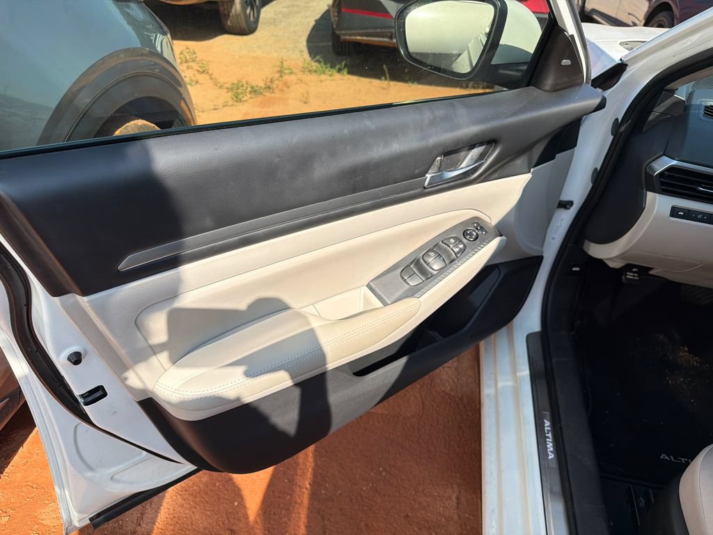 Used 2022 Nissan Altima 2.5 SV FWD image 10