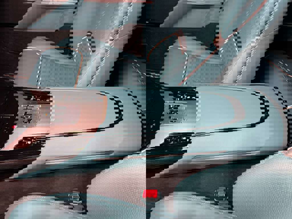 Used 2024 Ferrari Purosangue image 26