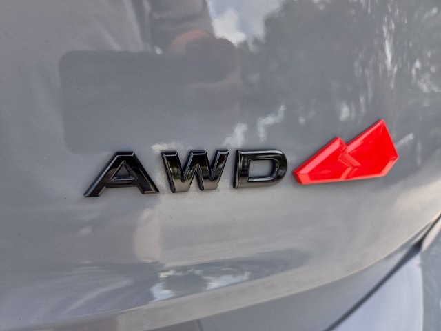 Used 2025 Nissan Rogue SV AWD/4WD image 15