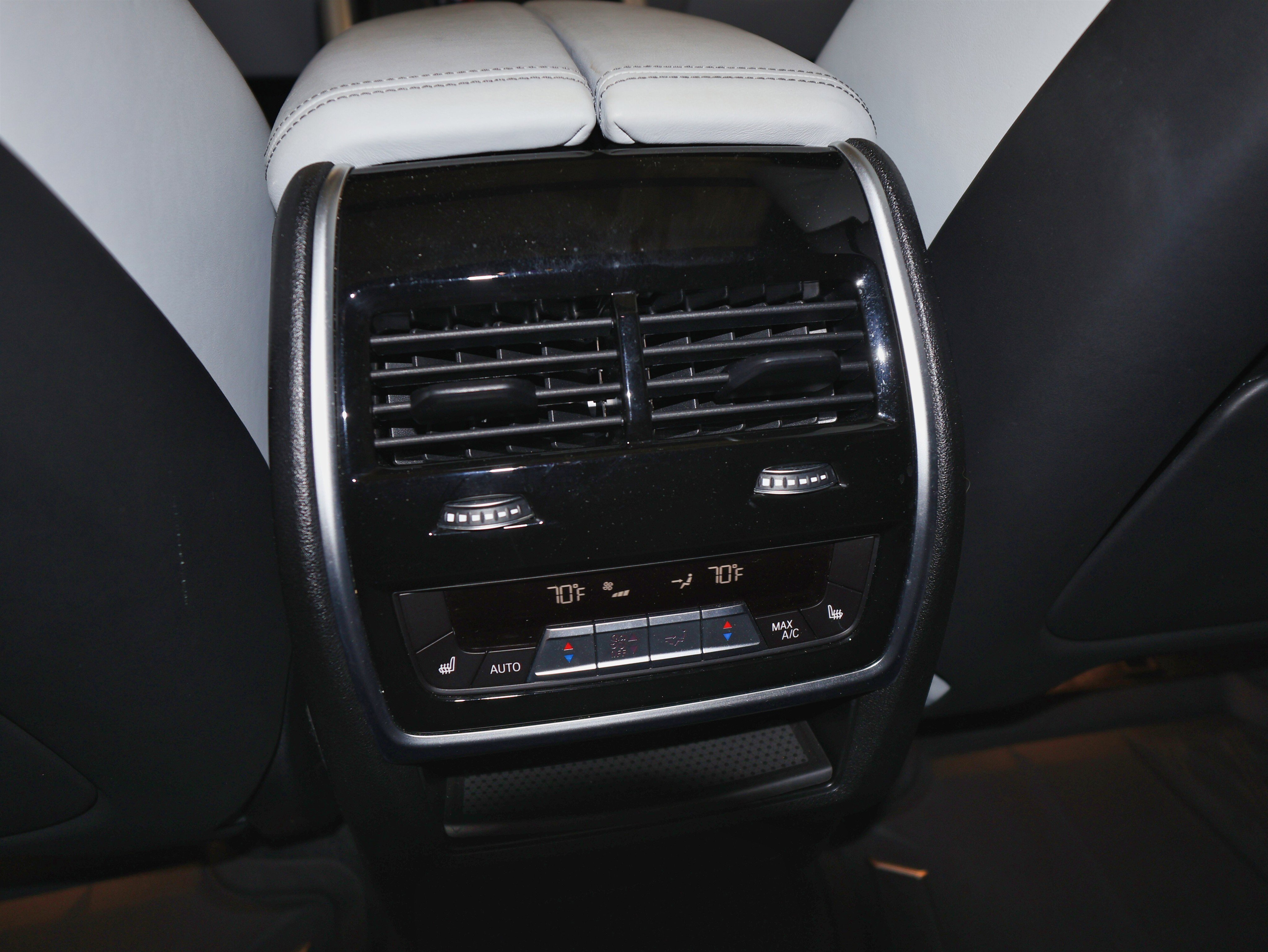 Used 2021 BMW X6 M w/ Executive Package image 31